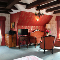 ベッド付近から見たリビングスペース