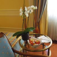 胡蝶蘭にフルーツ、チョコなど