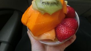 朝食に立ち寄った高橋果実店