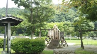 駐車場と木曽の大橋