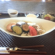 冷やしカレーうどん