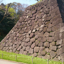 石垣の立派さに圧倒されます