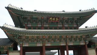 一番目立つ建物