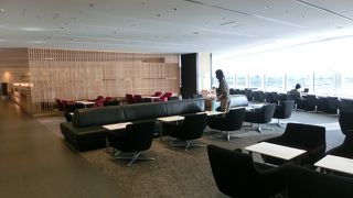 ✈羽田空港国際線　JALサクララウンジSKY VIEW