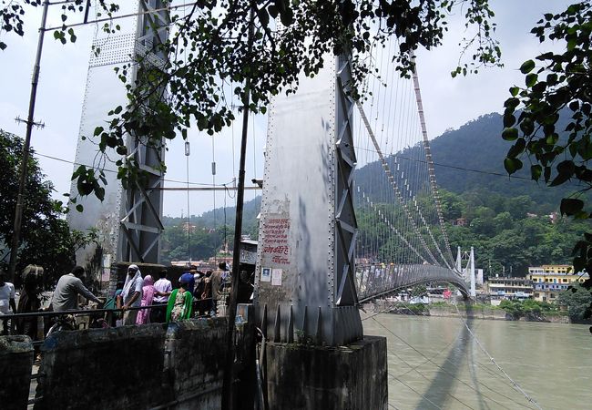 シルクロードの今を征く カラトラーヴァ橋（憲法の橋