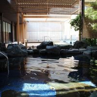 源泉掛け流しの天然温泉