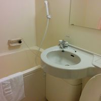 部屋の風呂と洗面台