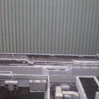 窓からポートライナーの車両も見れます