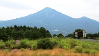 標高１８１９ｍの活火山