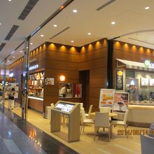 出国後のフードコート