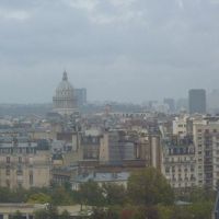 部屋から見えるパリの街