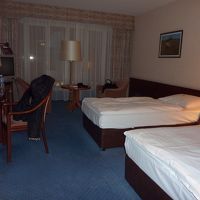 スッキリした部屋です。テレビはブラウン管式でした