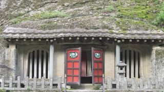 銀山の坑夫を偲んだ羅漢像