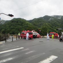 渡月橋は通行止めに。