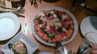 すごいおいしいピザを食べさせてくれるということで！