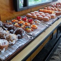 朝食のパンコーナーの一部