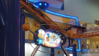 屋内遊園地で絶叫体験！