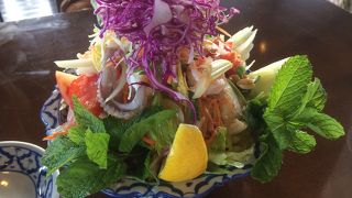 景色だけじゃない、本格的なタイ料理