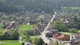 展望台から望む、白川郷合掌造り集落