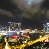 遠くから見たマリーナ・ベイ・サンズの夜景
