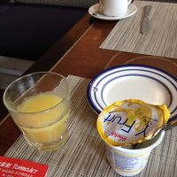 マンゴジュースとバナナヨーグルト