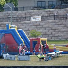 移動遊園地のプレイの一つです。