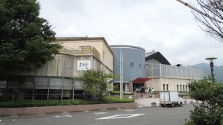 温泉とプールが楽しめる施設