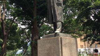 公園内にあります