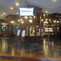 ロビー中央はラウンジスペースになっています