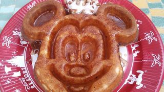 ミッキーワッフルが食べれます♪