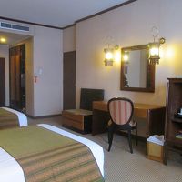 化粧台上のライトのデザインも渋いですねぇ