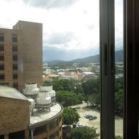 全開できる窓からは「ガートスアンゲーオ」とドイステープが半分