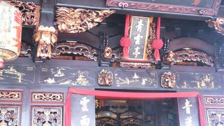 台湾にある寺院とよく似てます