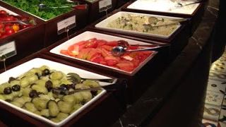 お肉も野菜もバランス良く食べましょう