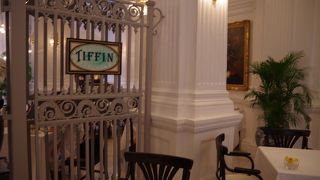 老舗ホテルでハイティー