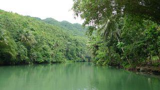 食事をしながらのんびりクルーズ