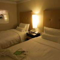 ベッドは広くて、ふわふわで快適に眠れます