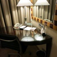 デスクとベッドが離れているので子どもが寝た後使うのに便利です