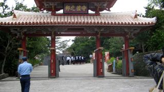 ここから本殿までが結構距離があるんです