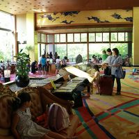 フロント、エントランス