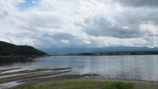 河口湖がよく見えます。