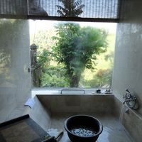 フラワーバス用のお花やキャンドルがセットされます