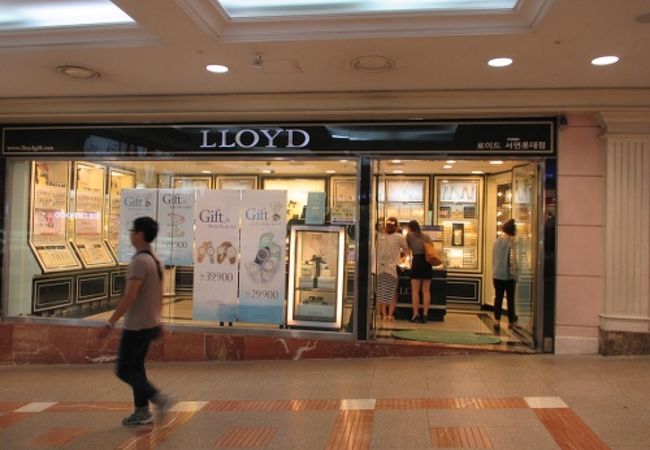 ロイド　大賢プリモール釜山店　　リーズナブルで可愛いアクセサリーと時計