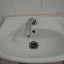 水道の蛇口にハンドルが無い