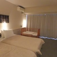 ベッドをくっつけてもらい、ベビーベッドもご用意いただきました