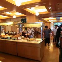 朝食バイキングは種類も豊富で美味しいです。