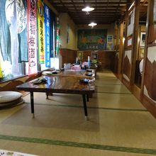 海鮮居酒屋っぽい店内