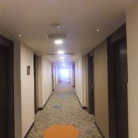 廊下w 明るくてキレイです。