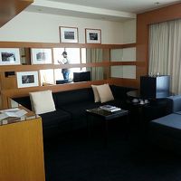 部屋の中はモダンな内装