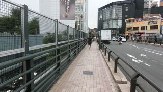 なんでアメリカだ？